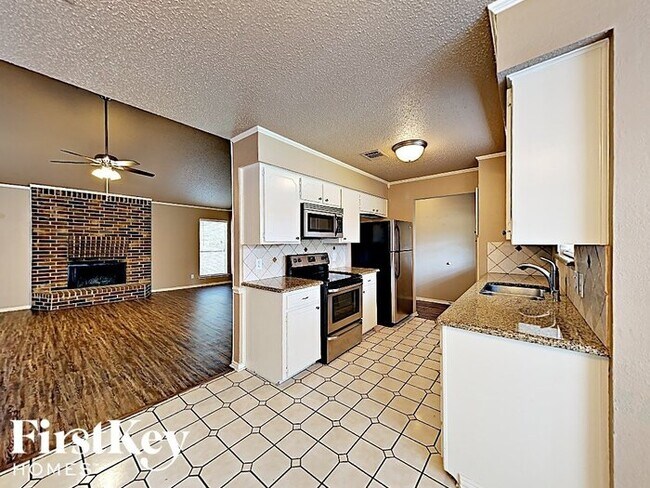 Foto del edificio - 589 Bluebonnet Dr