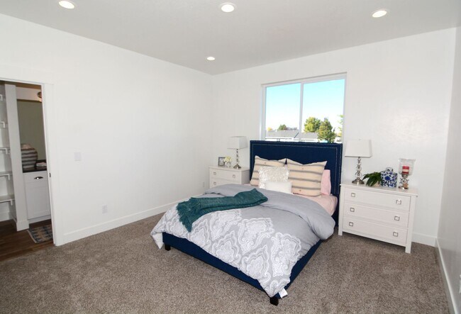 Foto del edificio - Upscale Smithfield Home for Rent with Resort Style Amenities!