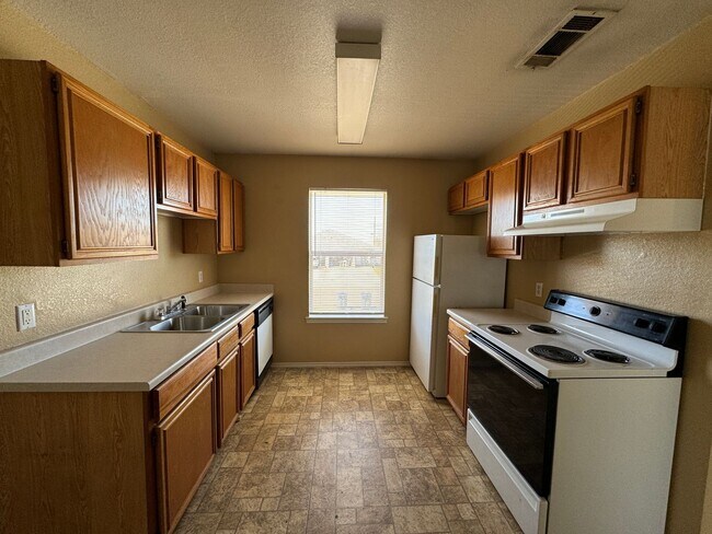 Building Photo - 1504 Windward Dr