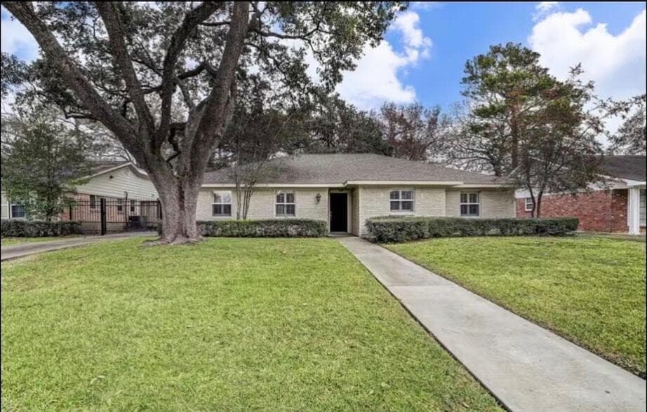 Photo - 6906 Alderney Drive Unit