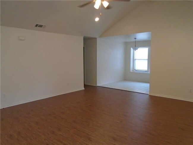 Building Photo - 3800 Fairhaven Dr