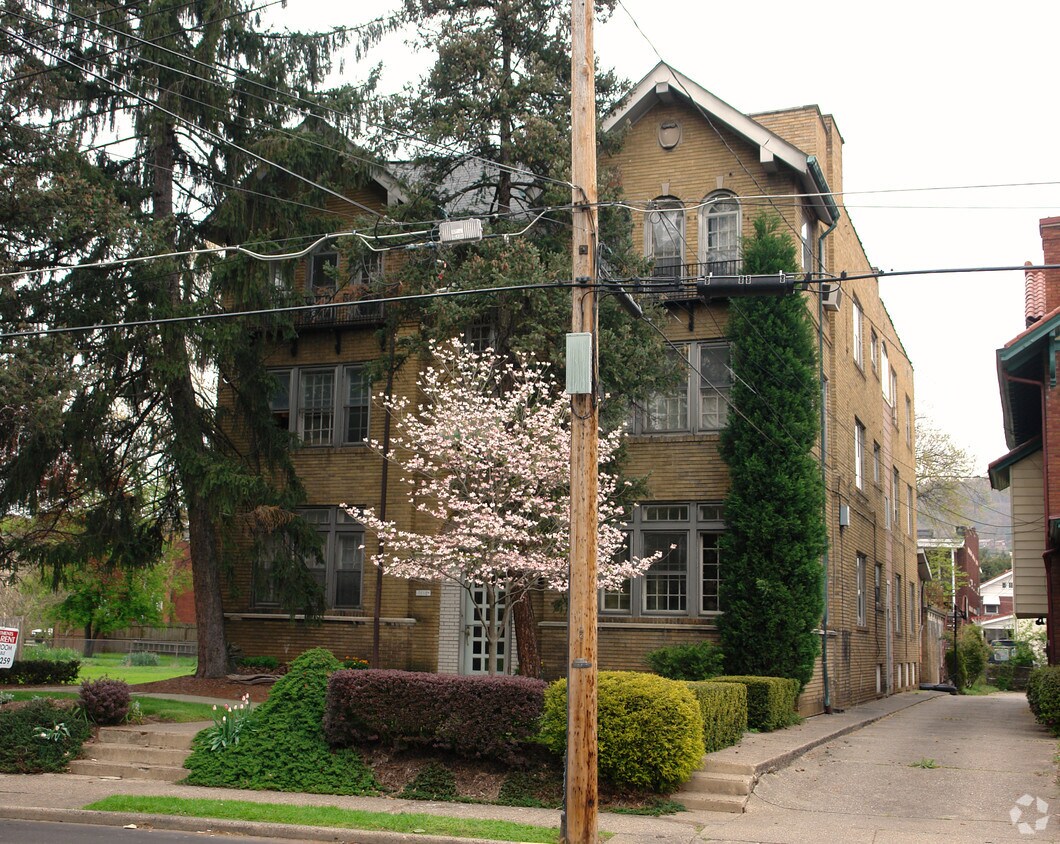 Foto del edificio - 1618 Virginia St