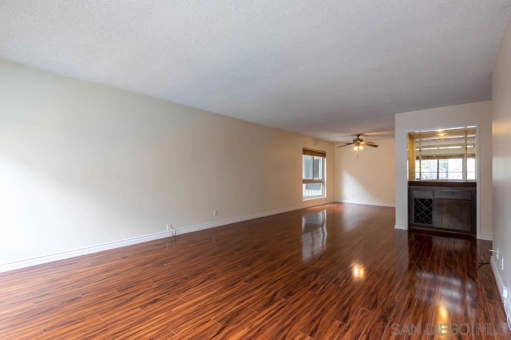 Sala de estar - 6001 Canterbury Dr