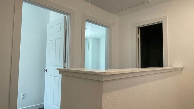 Building Photo - ?Find Your Perfect Match – Stylish 3-Bed Home ?