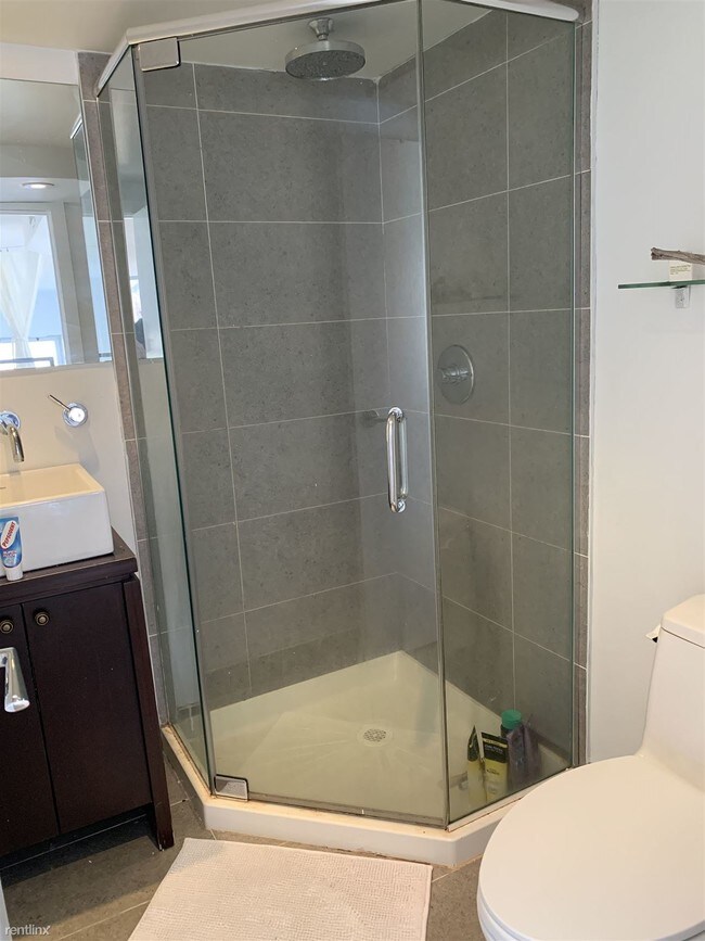 Foto del edificio - 1 br, 2 bath  - 96 Woodpoint Rd 3B