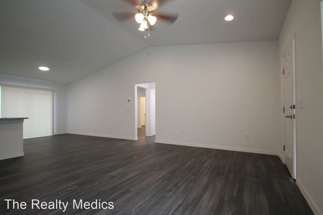 Building Photo - 3 br, 2 bath House - 113 Fisher Ct