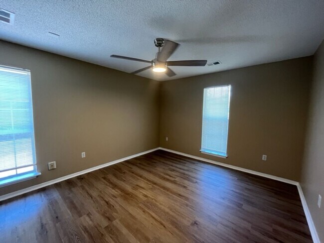 Foto del edificio - Renovated 3 Bedroom 2 Bath Home for Rent!