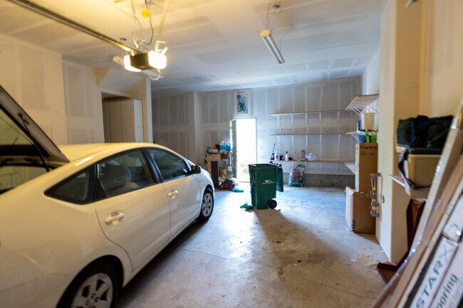 Building Photo - 12425 SW Cady Ln