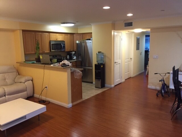 Foto del edificio - 13621-13623 Sherman Way