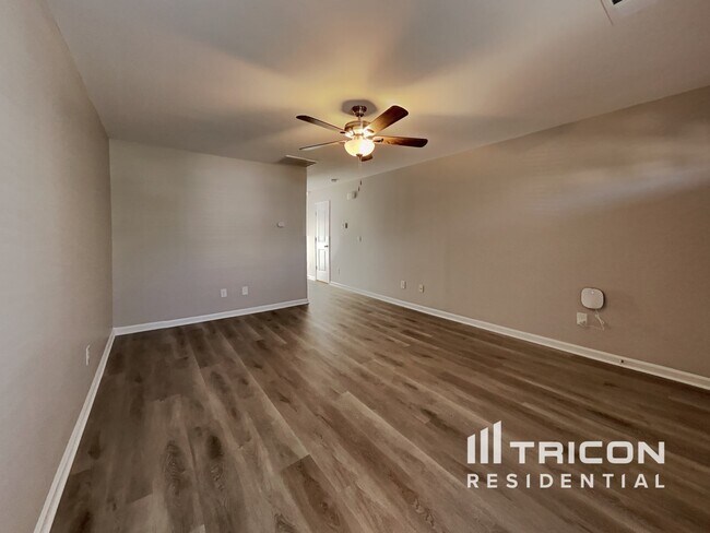 Foto del edificio - 743 Dawsons Park Wy