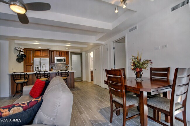 Foto del edificio - 7151 E Rancho Vista Dr