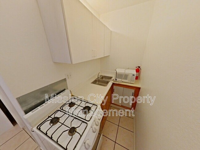 Foto del edificio - 1421 Bath St