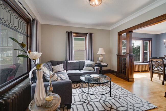 Foto del edificio - 877 20th Ave SE