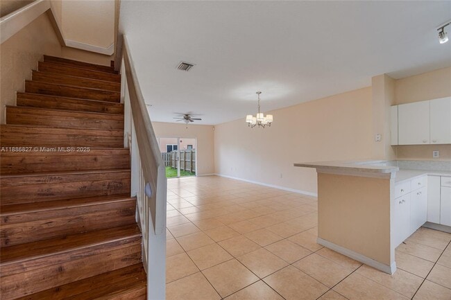 Foto del edificio - 20437 NW 15th Ave
