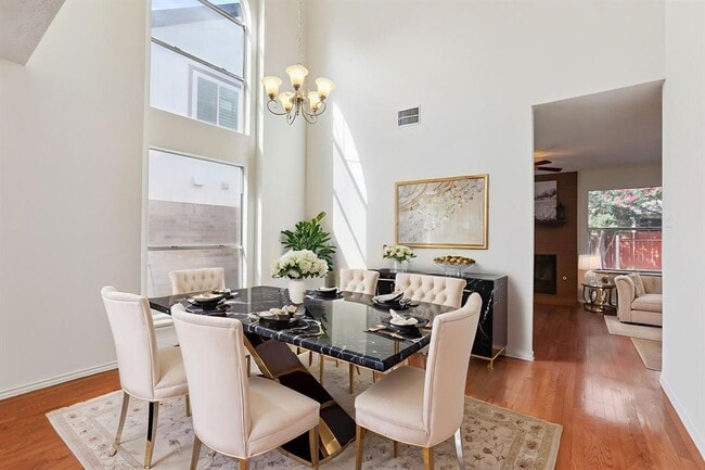 Foto del edificio - 13302 Black Canyon Dr