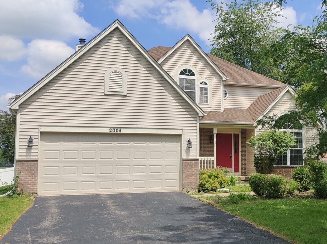 Primary Photo - 2004 Chestnut Grove Dr