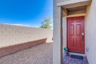 Building Photo - 5215 Lissome Lily Ct