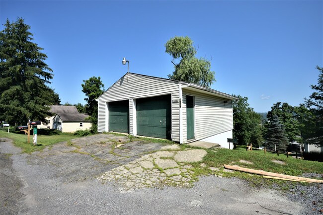 Foto del edificio - 1928 S Beaver St - RENT TO OWN