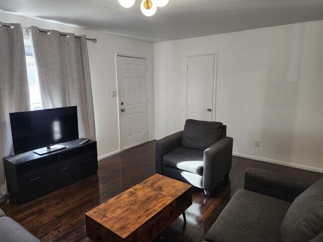 Foto del edificio - 7618 Umatilla St