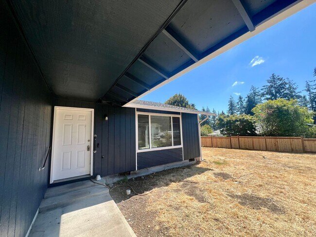 Foto del edificio - 9236 White Fir Dr NE