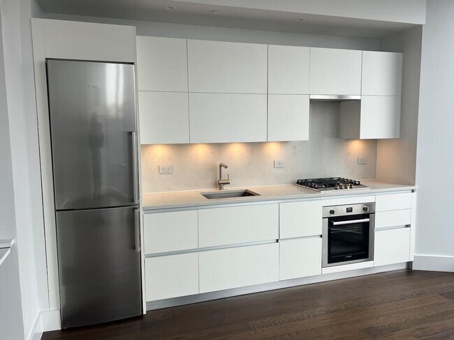 Foto del edificio - 605 W 42nd St