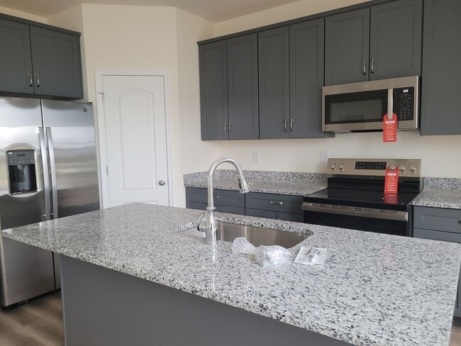 Building Photo - Brand New luxury home! Close to Delaware beaches