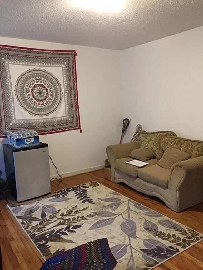 Foto del edificio - Home Sweet Home! Awesome 4 Bedroom/2 Bath ...