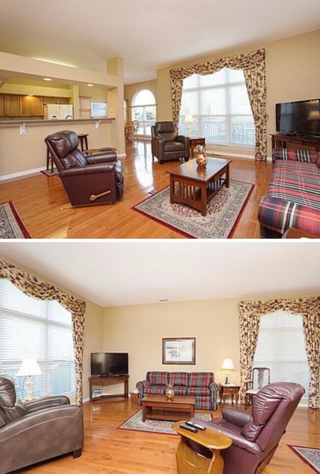 Living room - 7610 Blue Fox Run