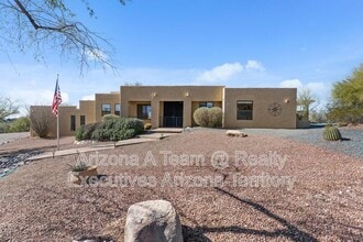Building Photo - 6000 E Calle Ojos Verde