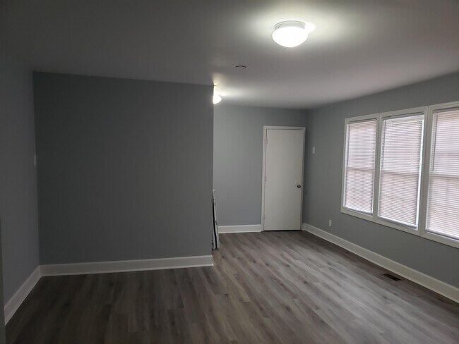 Foto del edificio - 810 Anarine Rd