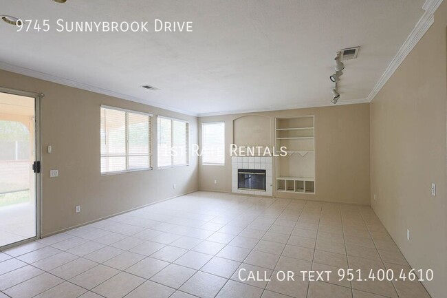 Foto del edificio - 9745 Sunnybrook Dr