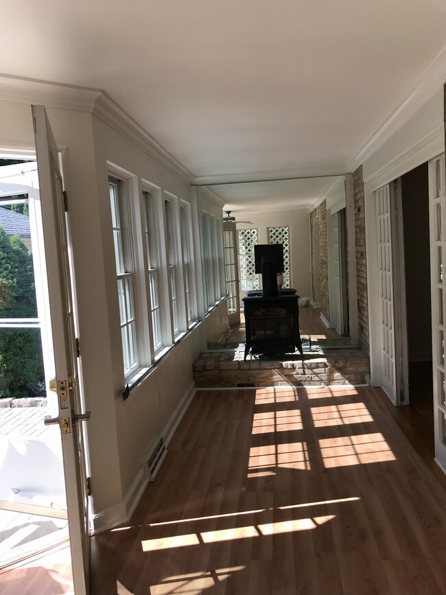 Foto del edificio - 555 N 63rd St
