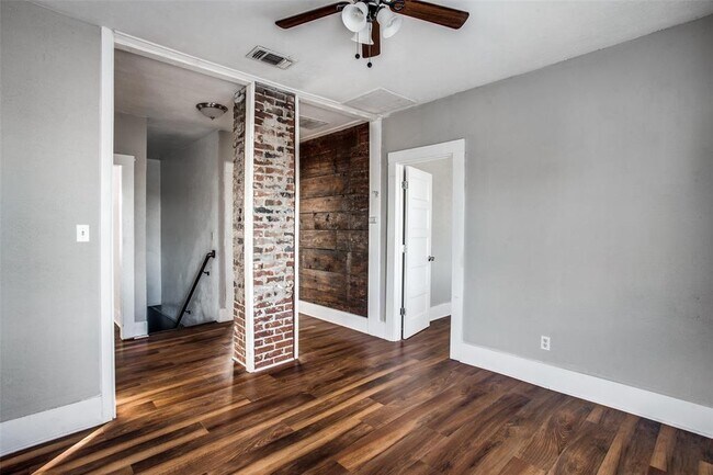 Foto del edificio - 1705 S Jennings Ave