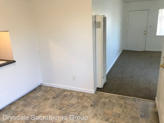 Building Photo - 2 br, 1 bath House - 3606 Elkhorn Blvd