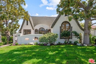 Building Photo - 802 Cochran Ave