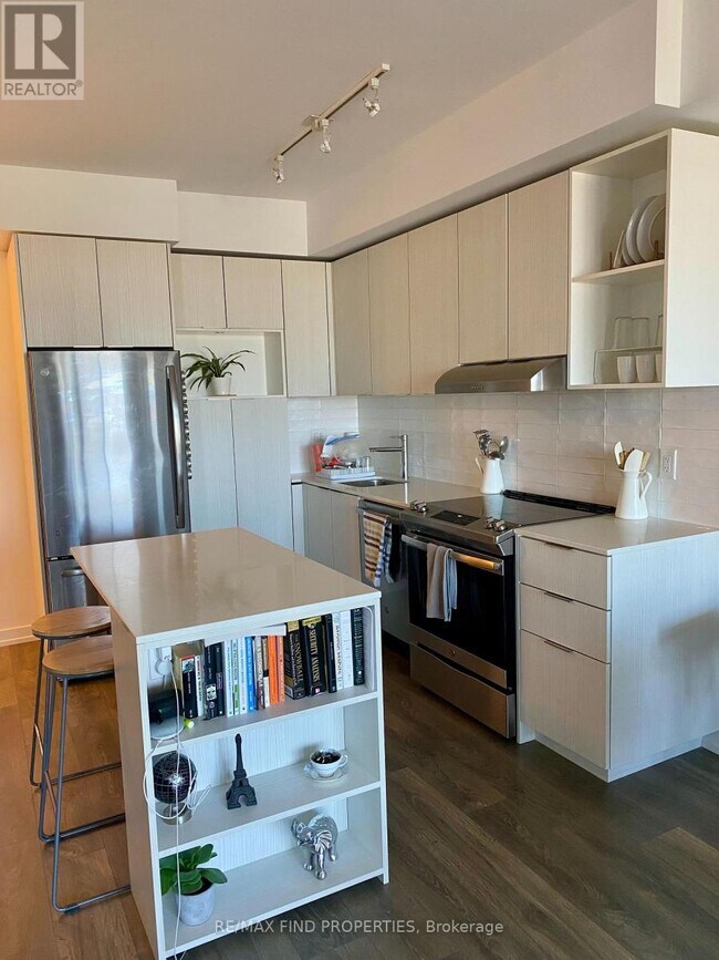 Photo du bâtiment - 2520-2520 Eglinton Ave W