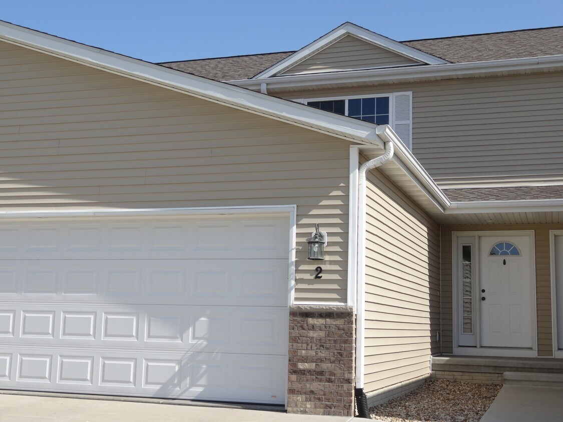 Foto principal - 3410 Crown Ct