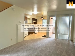 Building Photo - 860 Parcel St