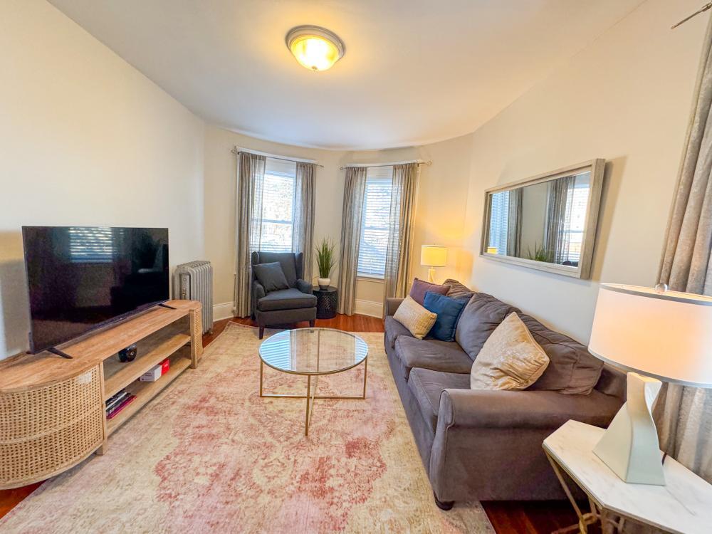 Foto principal - 1 bedroom in Brookline MA 02445