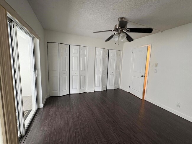 Building Photo - 26 Kingswood E