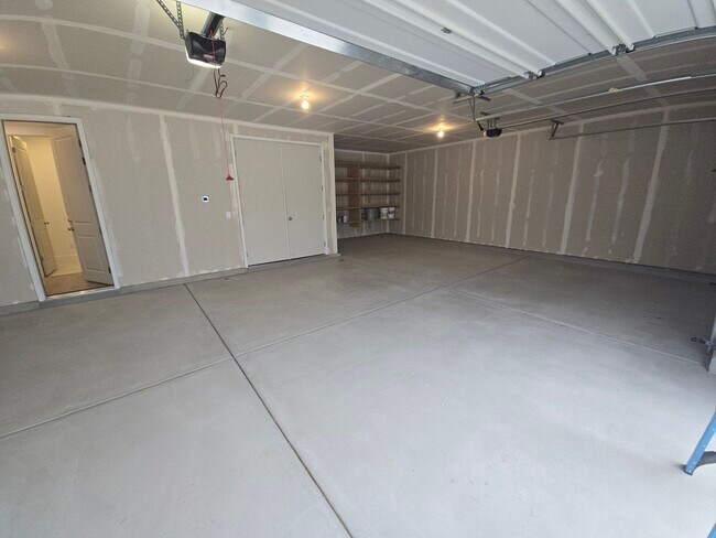 Foto del edificio - 2025 S 2425 W