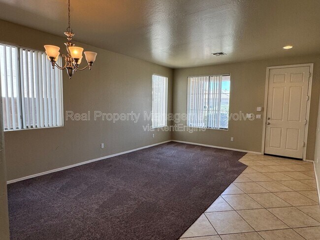 Foto del edificio - 15440 W Jefferson St