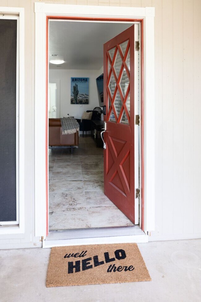 Building Photo - Tempe Beauty! 2199 Sq Ft 4 bedroom 2 bath ...
