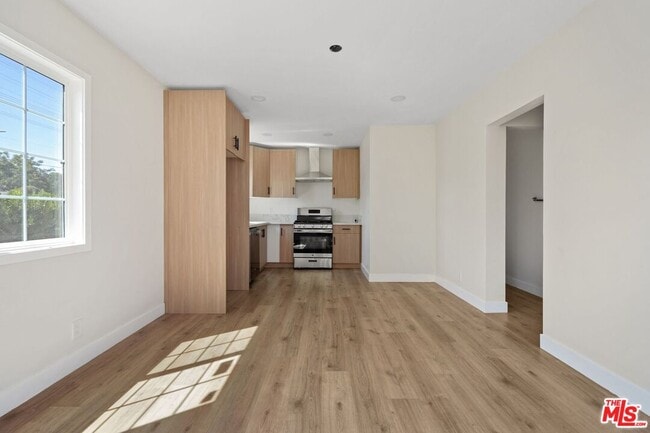 Foto del edificio - 21007 Saticoy St