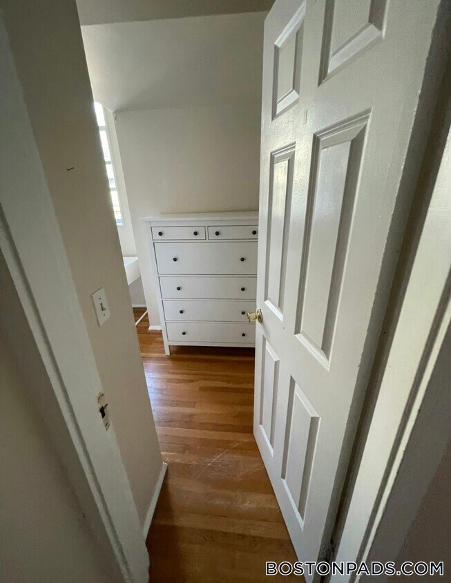 Foto del edificio - 448 Park Dr