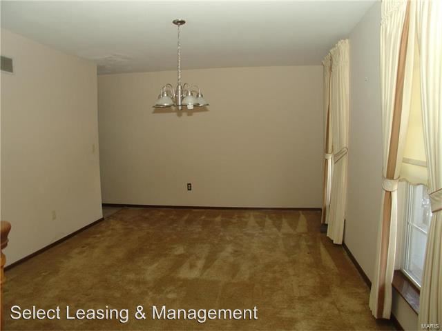 Building Photo - 218 Lazy Ridge Dr