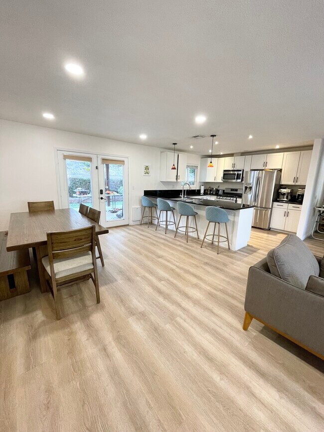 Foto del edificio - 12583 Tibbetts St