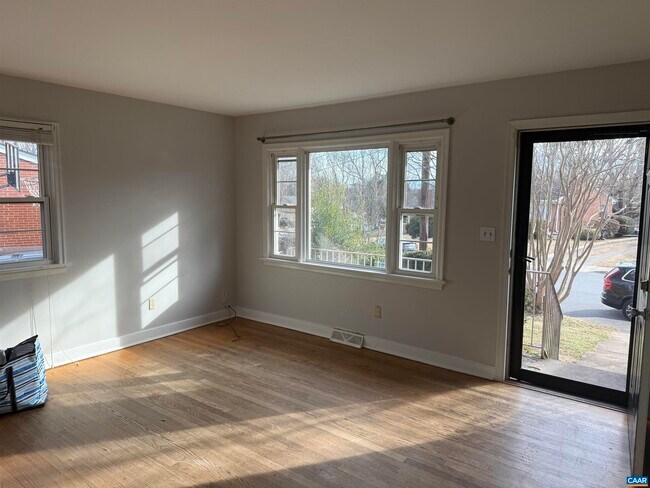 Foto del edificio - 1244 Holmes Ave