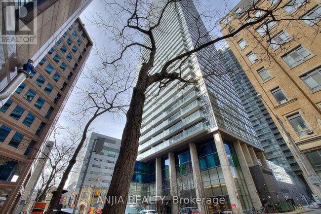 Building Photo - 38-3138 Grenville St