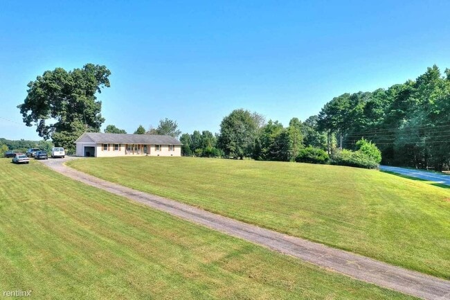 Building Photo - 3 br, 2 bath House - 1490 Snows Mill Road